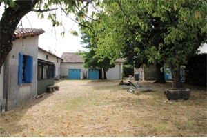 maison de village à la vente -   16240  VILLEFAGNAN, surface 158 m2 vente maison de village - UBI467253014